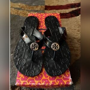 Tory Burch Thora flat flip flops sandals